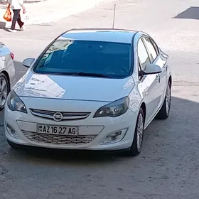 Opel Astra 2013