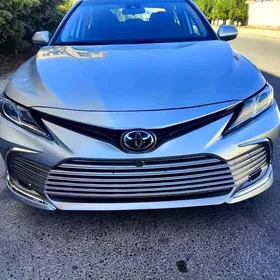 Toyota Camry 2020