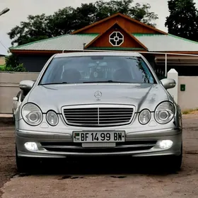Mercedes-Benz E320 2002