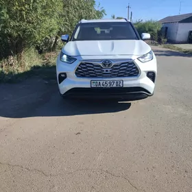 Toyota Highlander 2022