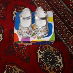 Çaga  kŏwişi  Miu --Miu  Firma