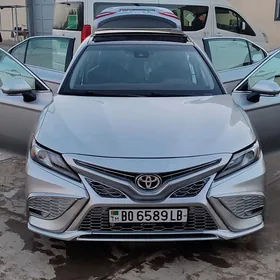 Toyota Camry 2021