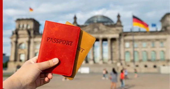 Germaniýanyň Bundestagy üç ýylda raýatlyk almak mümkinçiligini ýatyrýar