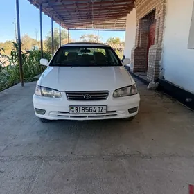 Toyota Camry 2000