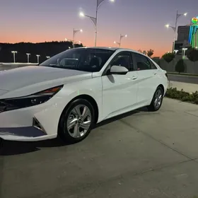 Hyundai Elantra 2021