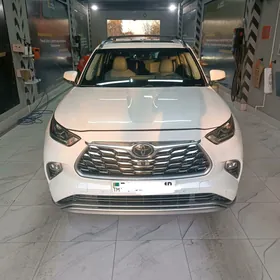 Toyota Highlander 2021