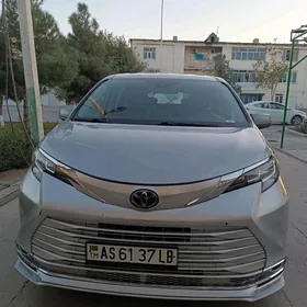 Toyota Sienna 2021