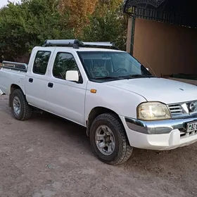 Nissan Navara 2010
