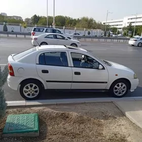 Opel Astra 2000