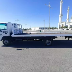 Isuzu Elf 2000