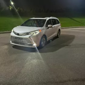 Toyota Sienna 2024