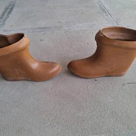 Защитные резиновые сапоги