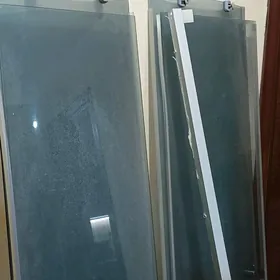 стёкла и двери для кабинки