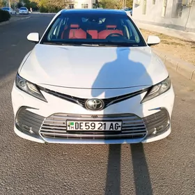 Toyota Camry 2019