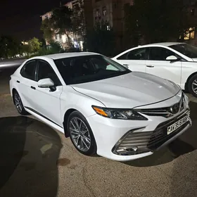 Toyota Camry 2022