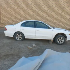 Mitsubishi Chariot 2002