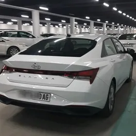 Hyundai Elantra 2021