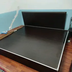 iki spalnyv  krowat skitka bar