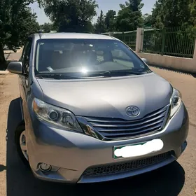 Toyota Sienna 2013