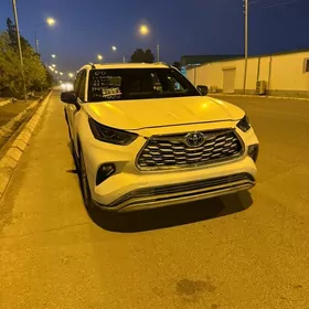 Toyota Highlander 2022
