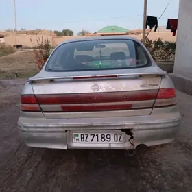 Nissan Cefiro 1995