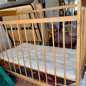 детская кроватка