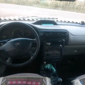 Opel Sintra 1999