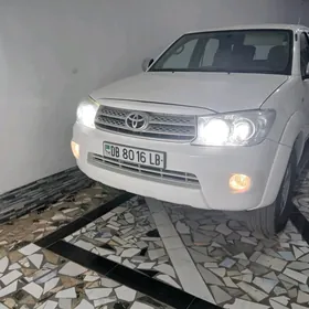 Toyota Fortuner 2010