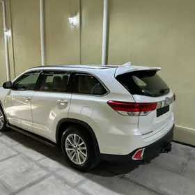 Toyota Highlander 2019