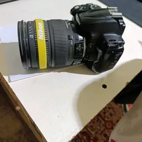 NIKON D5000