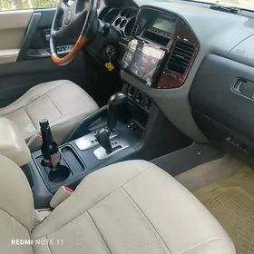 Mitsubishi Pajero 2005