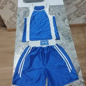 спорт.форма на мальчика