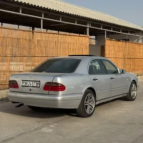 Mercedes-Benz E320 1997