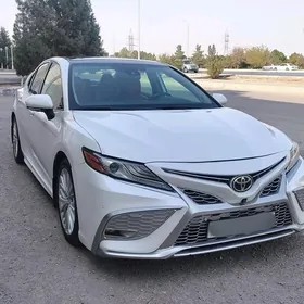 Toyota Camry 2018