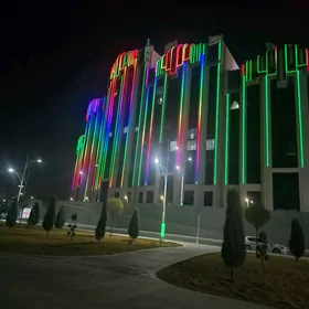 Zdanÿ  Mir7 4etaz+podw