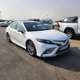 Toyota Camry 2022