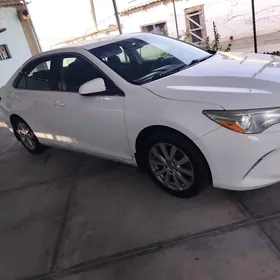 Toyota Camry 2016