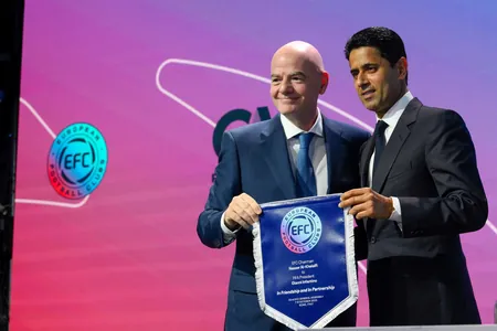 FIFA dünýä çempionatyny güýze ýa-da ýaza geçirmek barada pikirlenýär