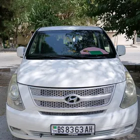 Hyundai H-1 2010