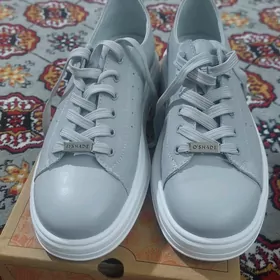 КРОССОВКИ  ЖЕНСКИЕ. O'SHADE 42