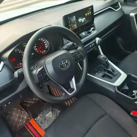 Toyota RAV4 2023