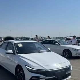 Hyundai Elantra 2025