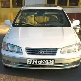 Toyota Camry 2001