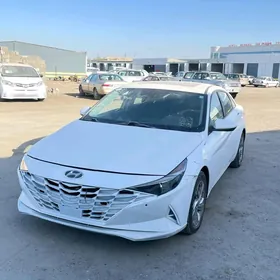 Hyundai Elantra 2022
