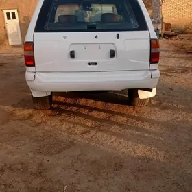 Nissan Pathfinder 1996