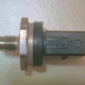 BMW F10 N55  Датчик давления бензин