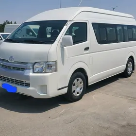 Toyota Hiace 2015
