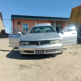 Mitsubishi Diamante 1996