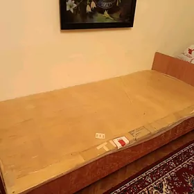 Krowat matrassyz/кровать