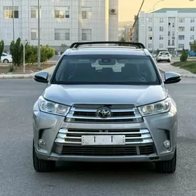 Toyota Highlander 2019